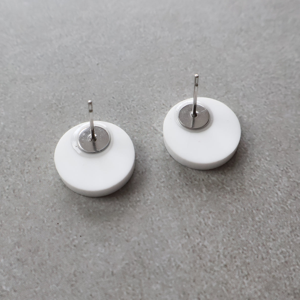 White round stud earrings with stainless steel posts 
